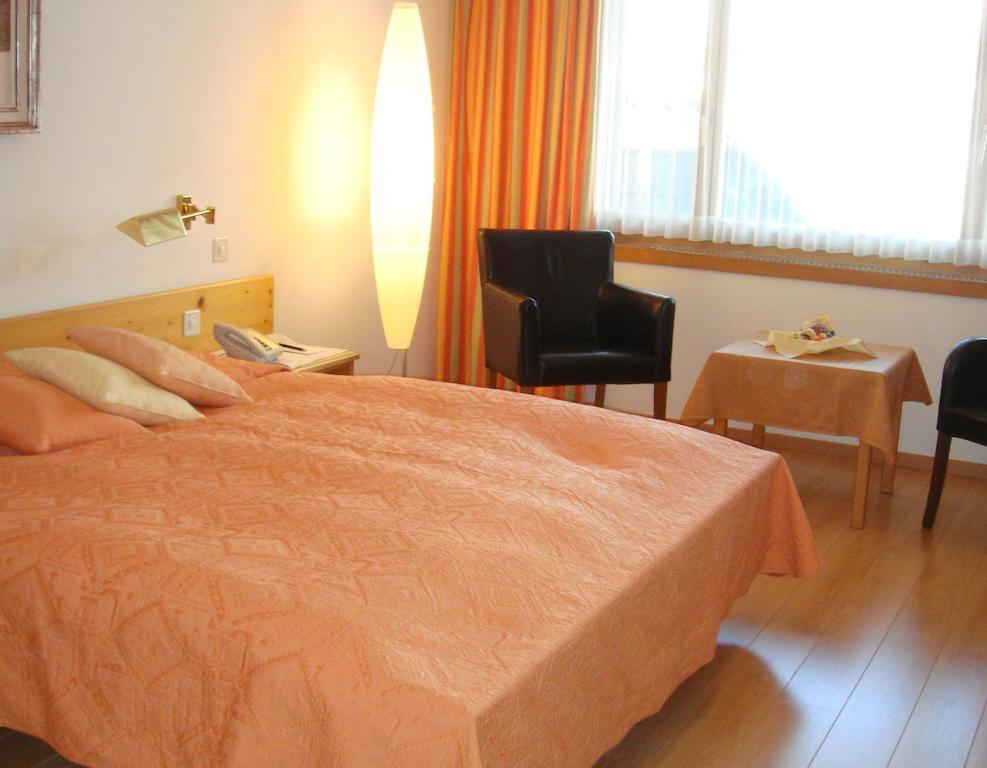 Hotel Poestli Maloja Room photo